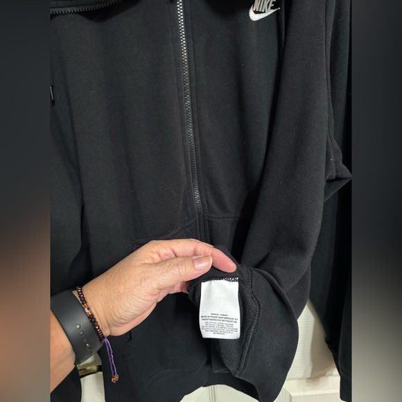 Nike lightweight jacket soft in used excellent condition - Picture 6 of 6